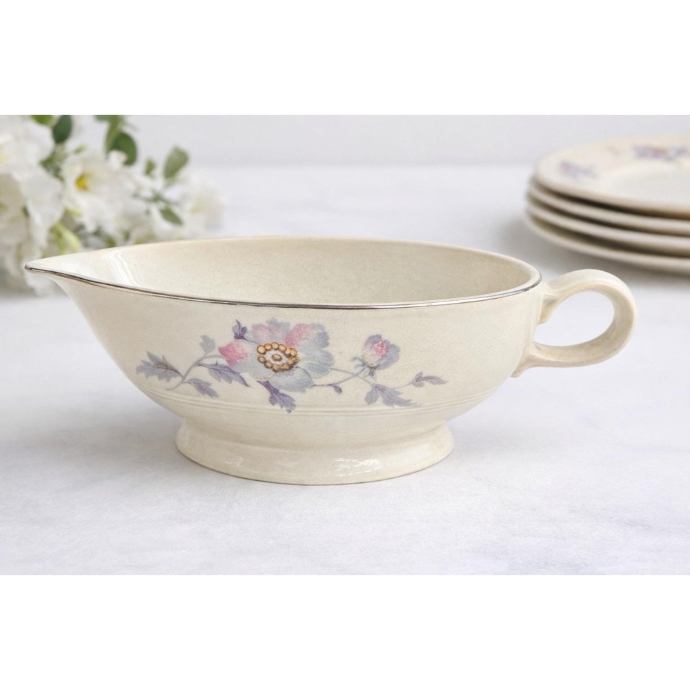 🌸 Vintage Bryn Mawr Gravy Boat by Salem China Co. (USA)